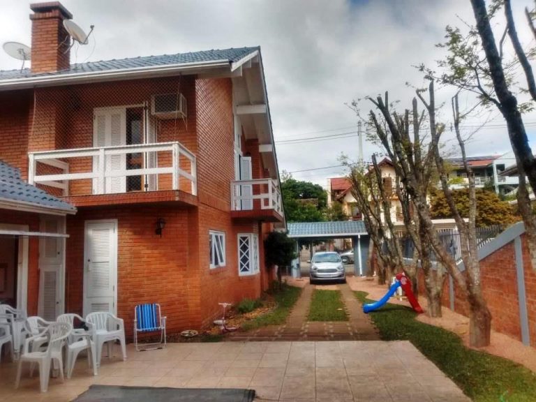 B-275     LINDA E AMPLA CASA NA POUSADA DA NEVE-NOVA PETRÓP0LIS-SERRA GAÚCHA!!!