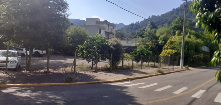 B-1151     TERRENO DE ESQUINA PRÓXIMO A PONTO TURISTICO EM PICADA CAFÉ/RS
