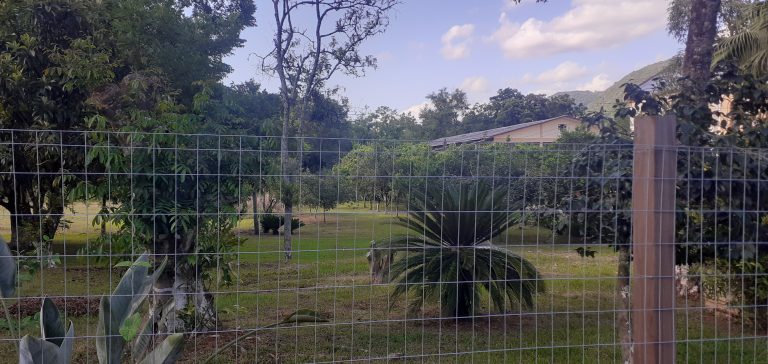 B-1219     ÁREA COMERCIAL/RESIDENCIAL AO LADO DO PARQUE EM PICADA CAFÉ