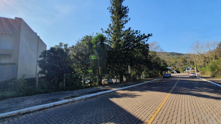 B-1151     TERRENO DE ESQUINA PRÓXIMO A PONTO TURISTICO EM PICADA CAFÉ/RS