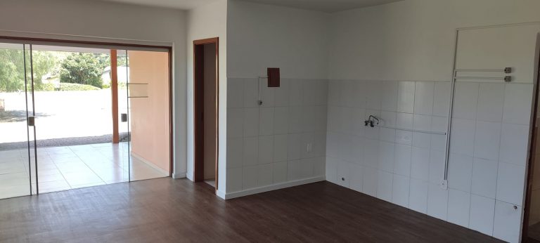 B-202  CASA DE FRENTE PARA A RS235 NA LINHA IMPERIAL – NOVA PETRÓPOLIS