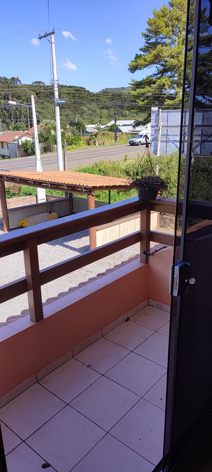 B-202  CASA DE FRENTE PARA A RS235 NA LINHA IMPERIAL – NOVA PETRÓPOLIS