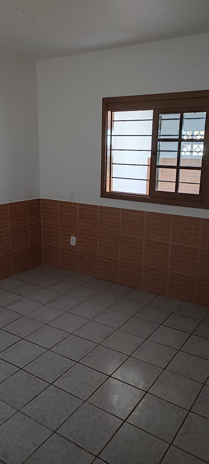 B-202  CASA DE FRENTE PARA A RS235 NA LINHA IMPERIAL – NOVA PETRÓPOLIS