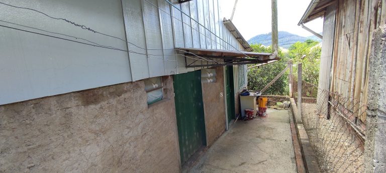 B-1324     IMÓVEL COM 02 CASAS E UMA KITNET NO BAIRRO BELA VISTA EM PICADA CAFÉ – RS