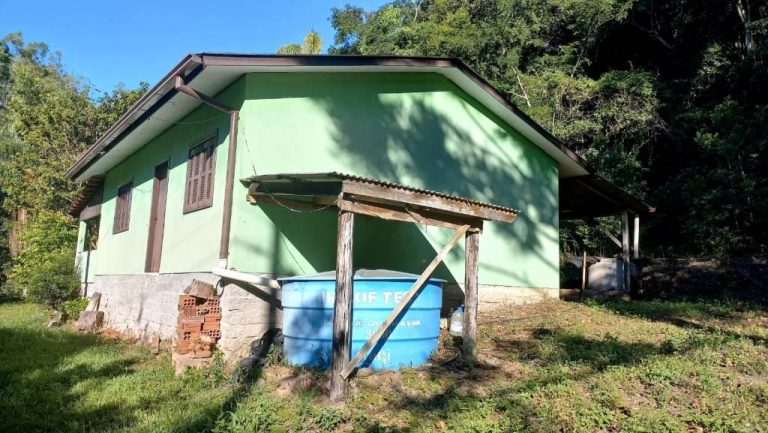 B-483     LINDÍSSIMO SÍTIO NA LINHA BRASIL!!!