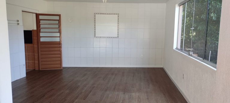 B-202  CASA DE FRENTE PARA A RS235 NA LINHA IMPERIAL – NOVA PETRÓPOLIS