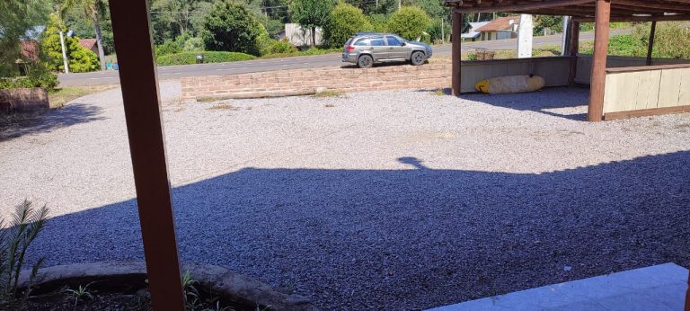 B-202  CASA DE FRENTE PARA A RS235 NA LINHA IMPERIAL – NOVA PETRÓPOLIS
