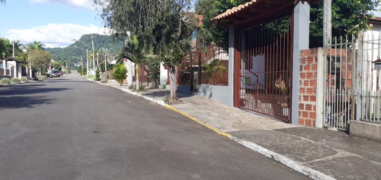 B-1380     EXCELENTE CASA NO BAIRRO BELA VISTA EM PICADA CAFÉ-RS