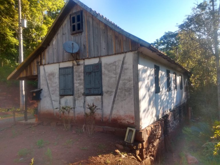 B-403     ÁREA TERRAS COM CASCATA DE 45 METROS DE ALTURA E LINDÍSSIMA VISTA PANORÂMICA!!!