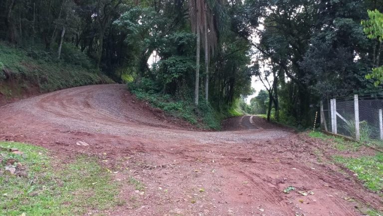 B-48     TERRENO DE 2.500 M² NO NINHO DAS ÁGUIAS COM LINDA VISÃO PANORÂMICA!!!