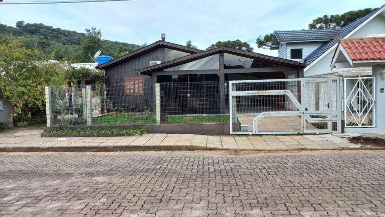 B-213     LINDA CASA EM NOVA PETRÓPOLIS-SERRA GAÚCHA!!!