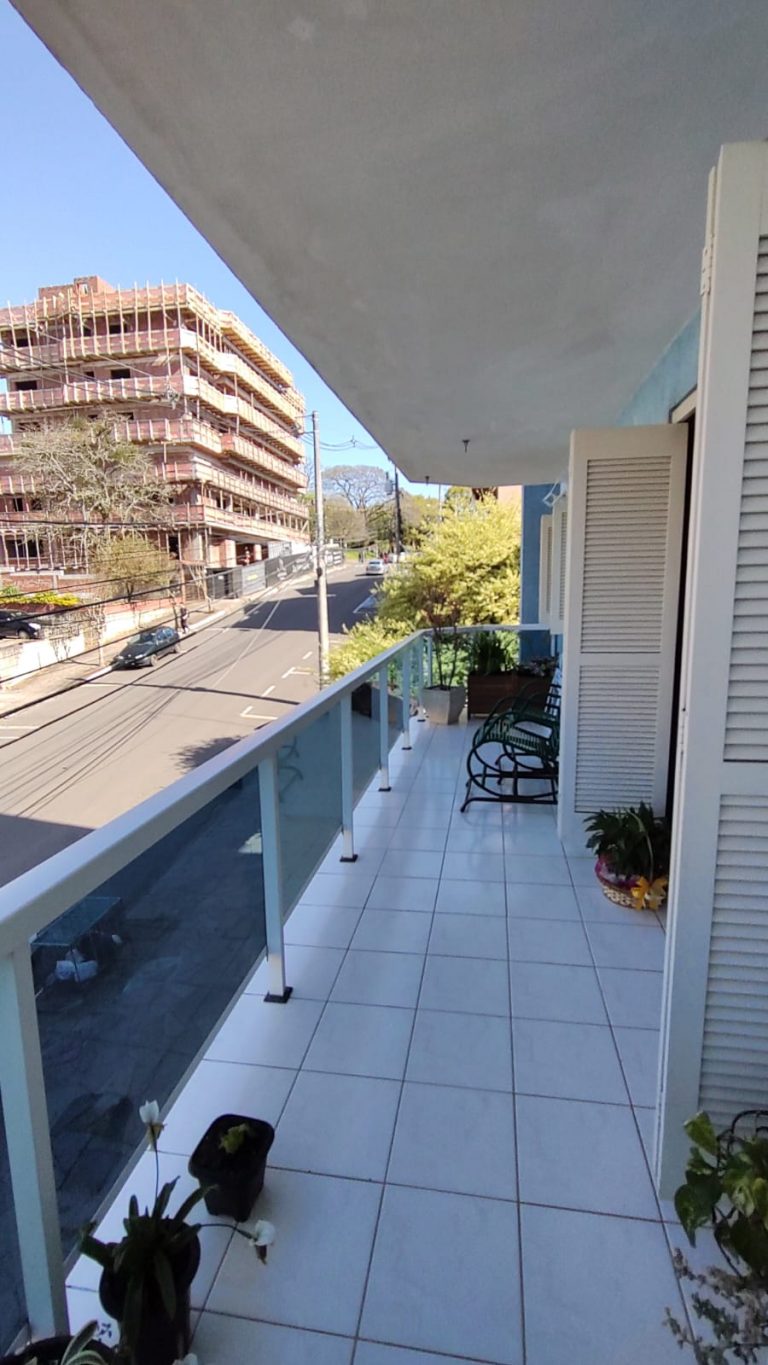 B-642  BELÍSSIMO APARTAMENTO DE 02 DORMITÓRIOS NA ÁREA CENTRAL DE NOVA PETRÓPOLIS-RS