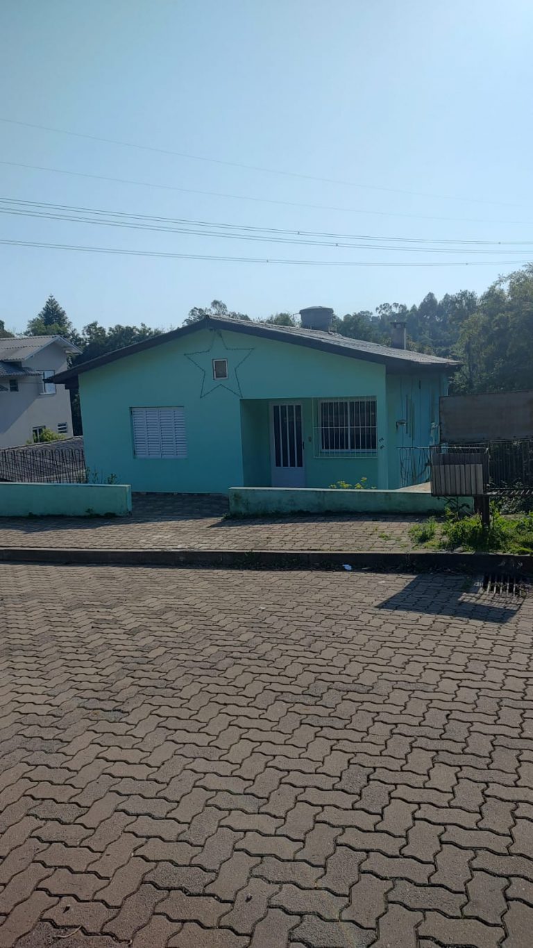 B-209 DUAS CASAS NO MESMO TERRENO NO BAIRRO VALE VERDE- NOVA PETRÓPOLIS-RS