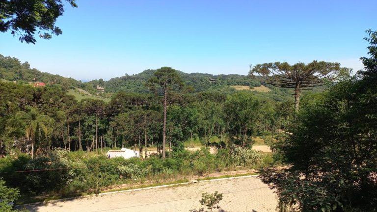 B-131     ENORME TERRENO COM FANTÁSTICA VISTA PANORÂMICA!!!