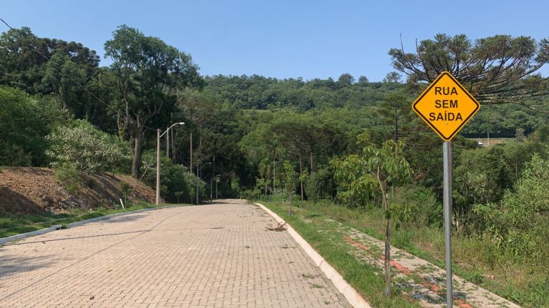 B-131     ENORME TERRENO COM FANTÁSTICA VISTA PANORÂMICA!!!