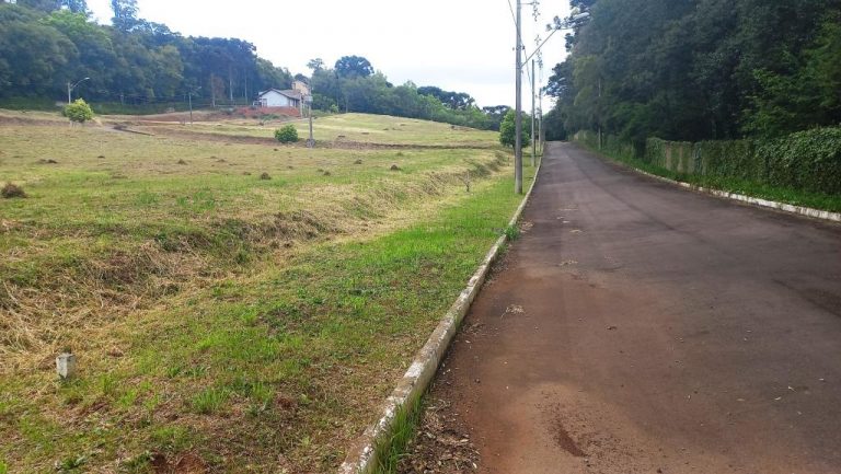 B-133     FANTÁSTICO TERRENO DE ESQUINA EM CONDOMÍNIO FECHADO!!!