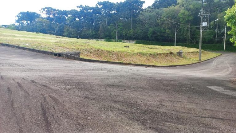 B-133     FANTÁSTICO TERRENO DE ESQUINA EM CONDOMÍNIO FECHADO!!!