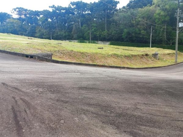 B-133     FANTÁSTICO TERRENO DE ESQUINA EM CONDOMÍNIO FECHADO!!!