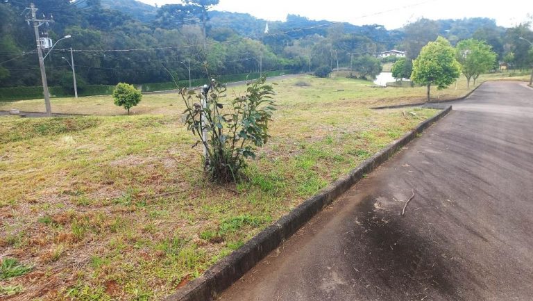 B-133     FANTÁSTICO TERRENO DE ESQUINA EM CONDOMÍNIO FECHADO!!!
