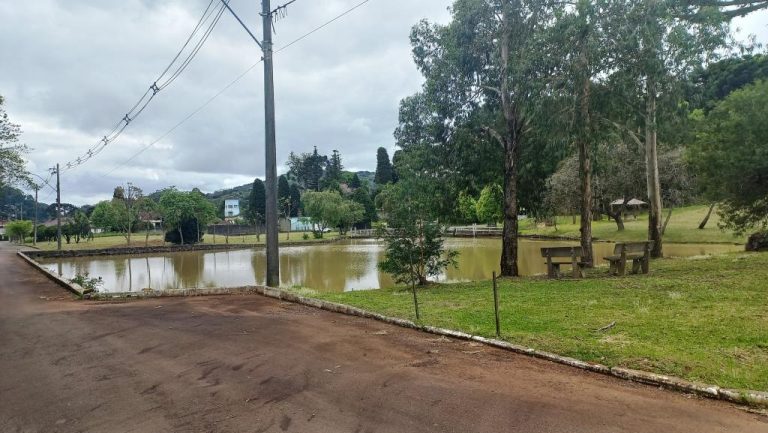 B-133     FANTÁSTICO TERRENO DE ESQUINA EM CONDOMÍNIO FECHADO!!!
