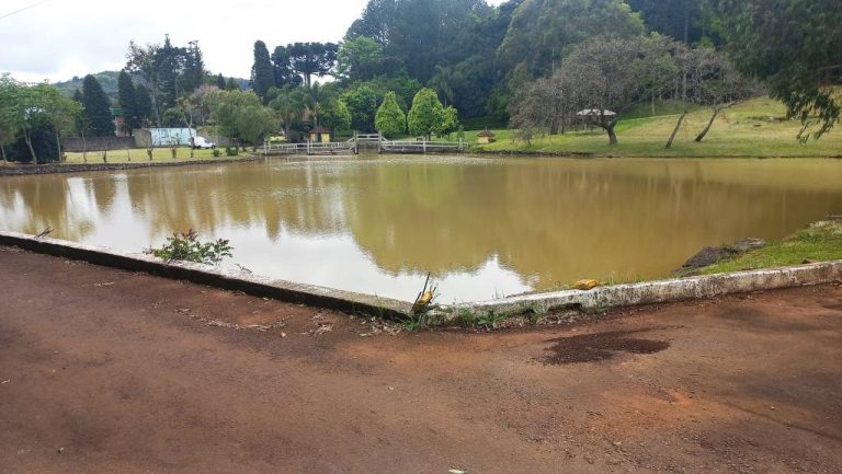 B-133     FANTÁSTICO TERRENO DE ESQUINA EM CONDOMÍNIO FECHADO!!!