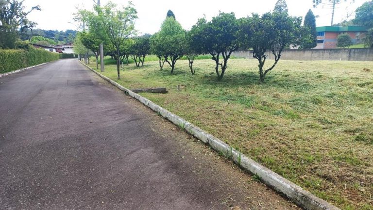 B-133     FANTÁSTICO TERRENO DE ESQUINA EM CONDOMÍNIO FECHADO!!!