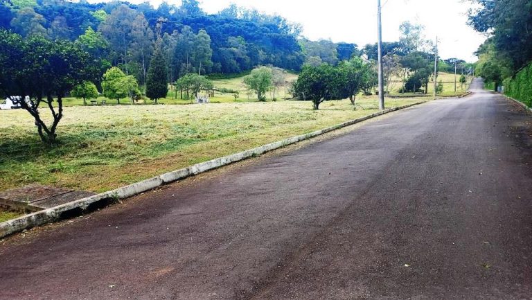 B-133     FANTÁSTICO TERRENO DE ESQUINA EM CONDOMÍNIO FECHADO!!!