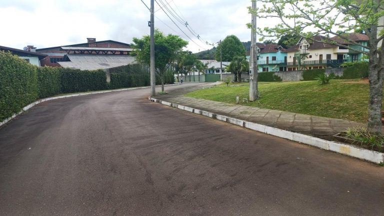 B-133     FANTÁSTICO TERRENO DE ESQUINA EM CONDOMÍNIO FECHADO!!!