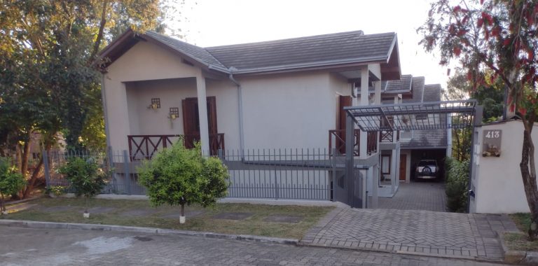 Sobrado de 02 Dormitórios