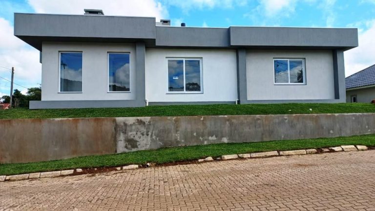 B-317 – LINDÍSSIMA CASA NOVA DE ESQUINA COM MARAVILHOSA VISTA PANORÂMICA!!!