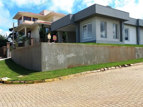 B-317 – LINDÍSSIMA CASA NOVA DE ESQUINA COM MARAVILHOSA VISTA PANORÂMICA!!!