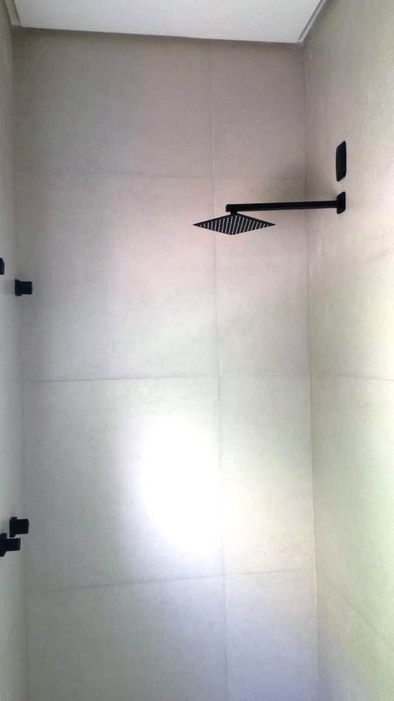 B-317 – LINDÍSSIMA CASA NOVA DE ESQUINA COM MARAVILHOSA VISTA PANORÂMICA!!!