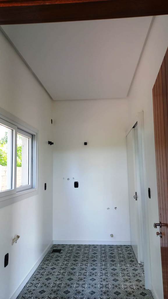 B-317 – LINDÍSSIMA CASA NOVA DE ESQUINA COM MARAVILHOSA VISTA PANORÂMICA!!!