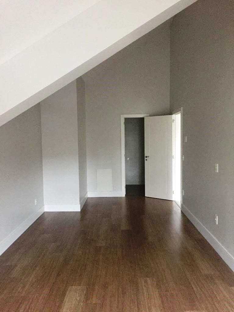 B – 608     LINDÍSSIMO APARTAMENTO NO CENTRO DE GRAMADO!!!