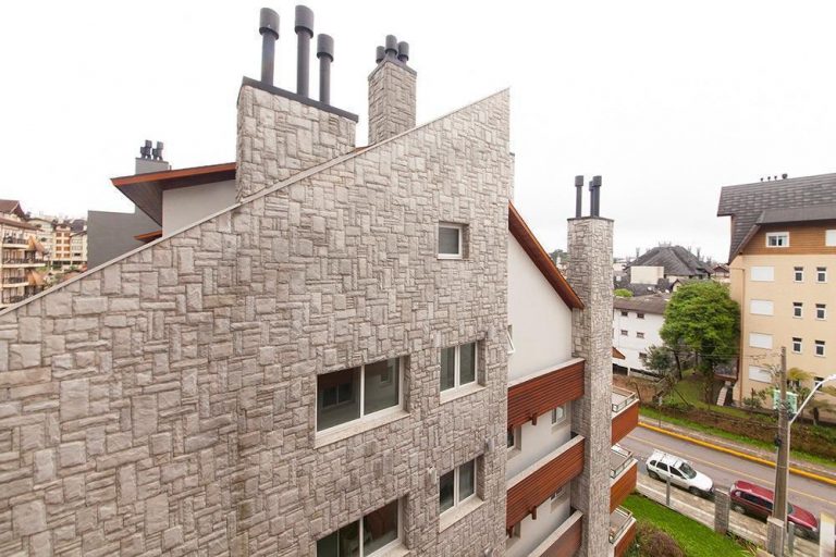 B – 608     LINDÍSSIMO APARTAMENTO NO CENTRO DE GRAMADO!!!