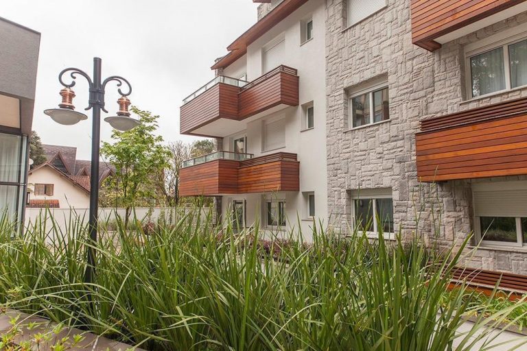 B – 608     LINDÍSSIMO APARTAMENTO NO CENTRO DE GRAMADO!!!