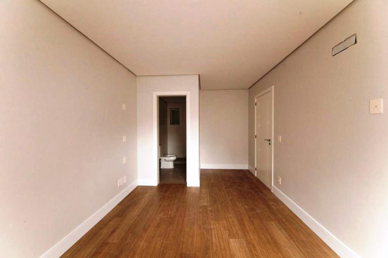 B – 608     LINDÍSSIMO APARTAMENTO NO CENTRO DE GRAMADO!!!