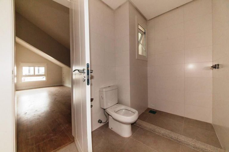 B – 608     LINDÍSSIMO APARTAMENTO NO CENTRO DE GRAMADO!!!