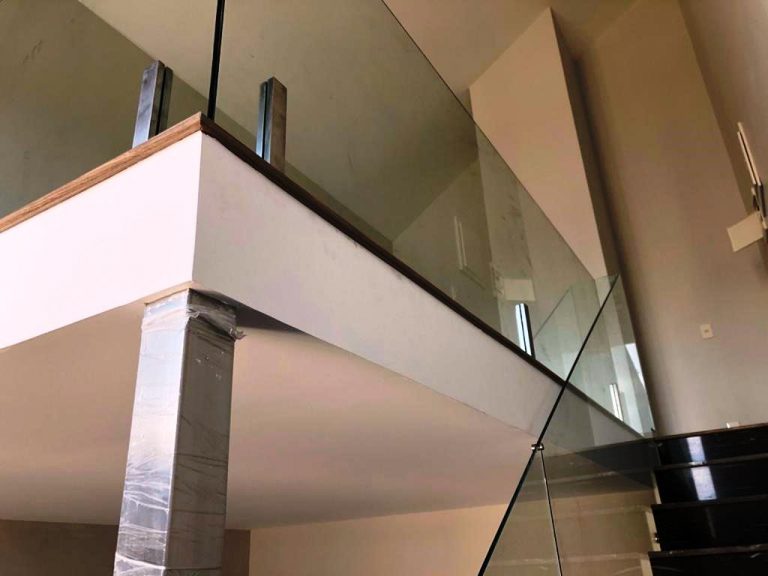 B – 608     LINDÍSSIMO APARTAMENTO NO CENTRO DE GRAMADO!!!