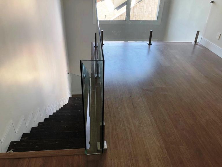B – 608     LINDÍSSIMO APARTAMENTO NO CENTRO DE GRAMADO!!!