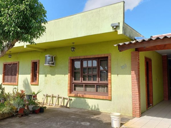 B-214     AMPLA CASA NO BAIRRO GERMÂNIA-NOVA PETRÓPOLIS!!!