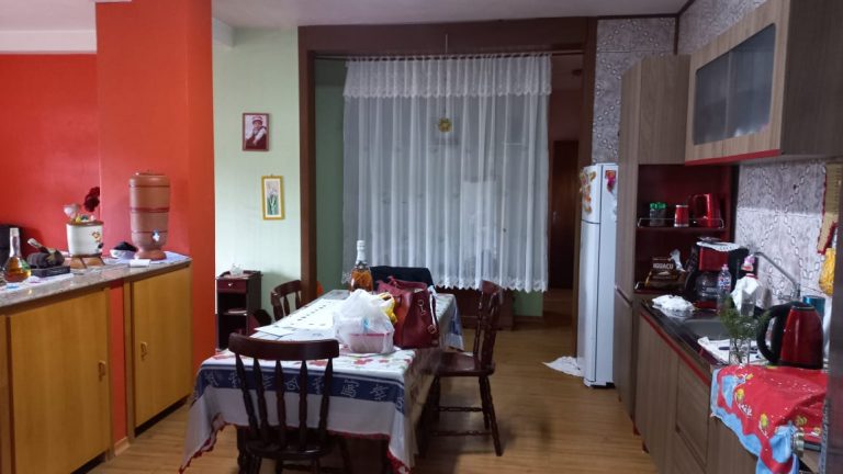 B-214     AMPLA CASA NO BAIRRO GERMÂNIA-NOVA PETRÓPOLIS!!!