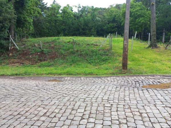 B-55     EXCELENTE TERRENO COM FRENTE PARA AV. GERMÂNIA!!!