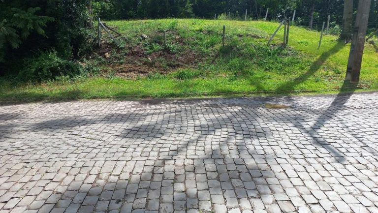B-55     EXCELENTE TERRENO COM FRENTE PARA AV. GERMÂNIA!!!