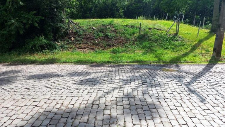 B-55     EXCELENTE TERRENO COM FRENTE PARA AV. GERMÂNIA!!!