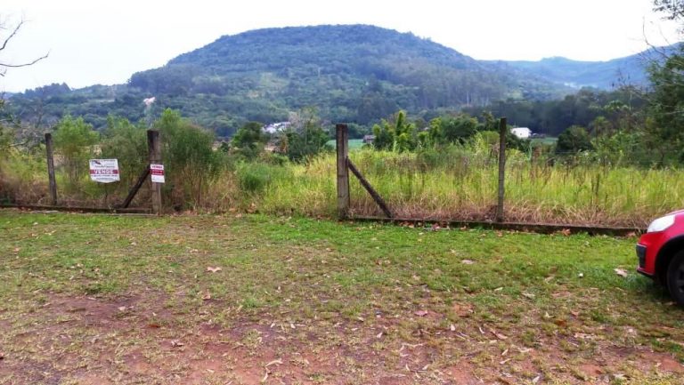 B-31     FANTÁSTICO TERRENO COM AMPLA FRENTE PARA O ASFALTO!!!