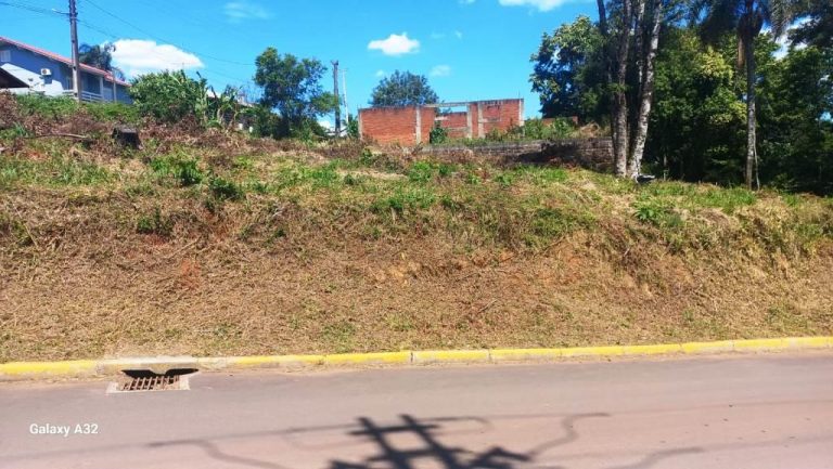 B-68     FANTÁSTICO TERRENO POR PREÇO IMPERDÍVEL!!!!