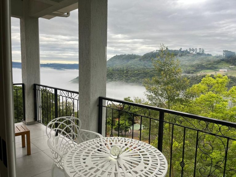 B-216     CASA LINDÍSSIMA COM VISTA PANORÂMICA MARAVILHOSA!!!!