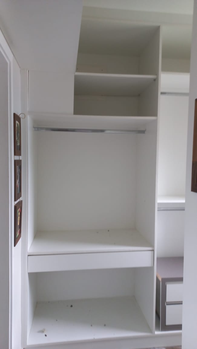 B-298     FANTÁSTICA CASA COM PISCINA TODA TÉRREA!!!