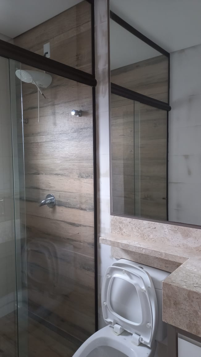 B-298     FANTÁSTICA CASA COM PISCINA TODA TÉRREA!!!